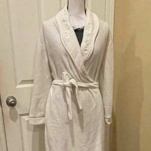 Miss Elaine Terry White Robe